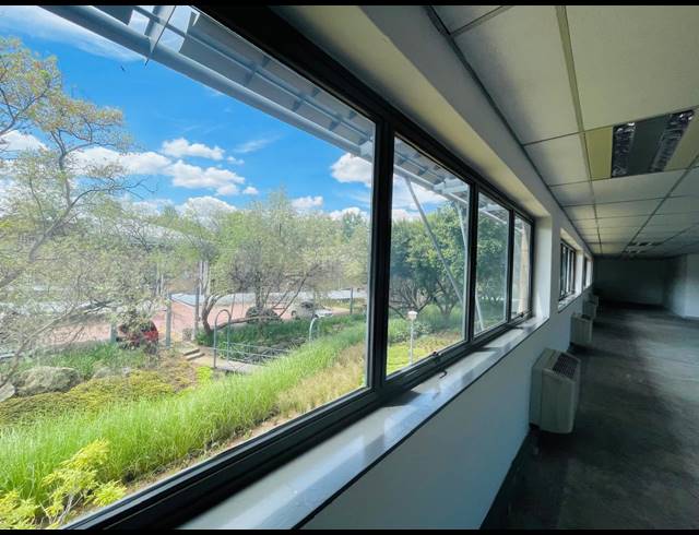 484M² OFFICE TO LET IN RANDJESPARK